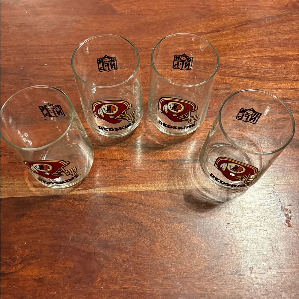NFL Team Logo Juice Glasses - Washington Redskins Set of 4, 4.75 Inches Tall - Picture 2 of 6